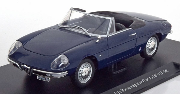 Модель 1:24 Alfa Romeo Spider Duetto 1600 - blue